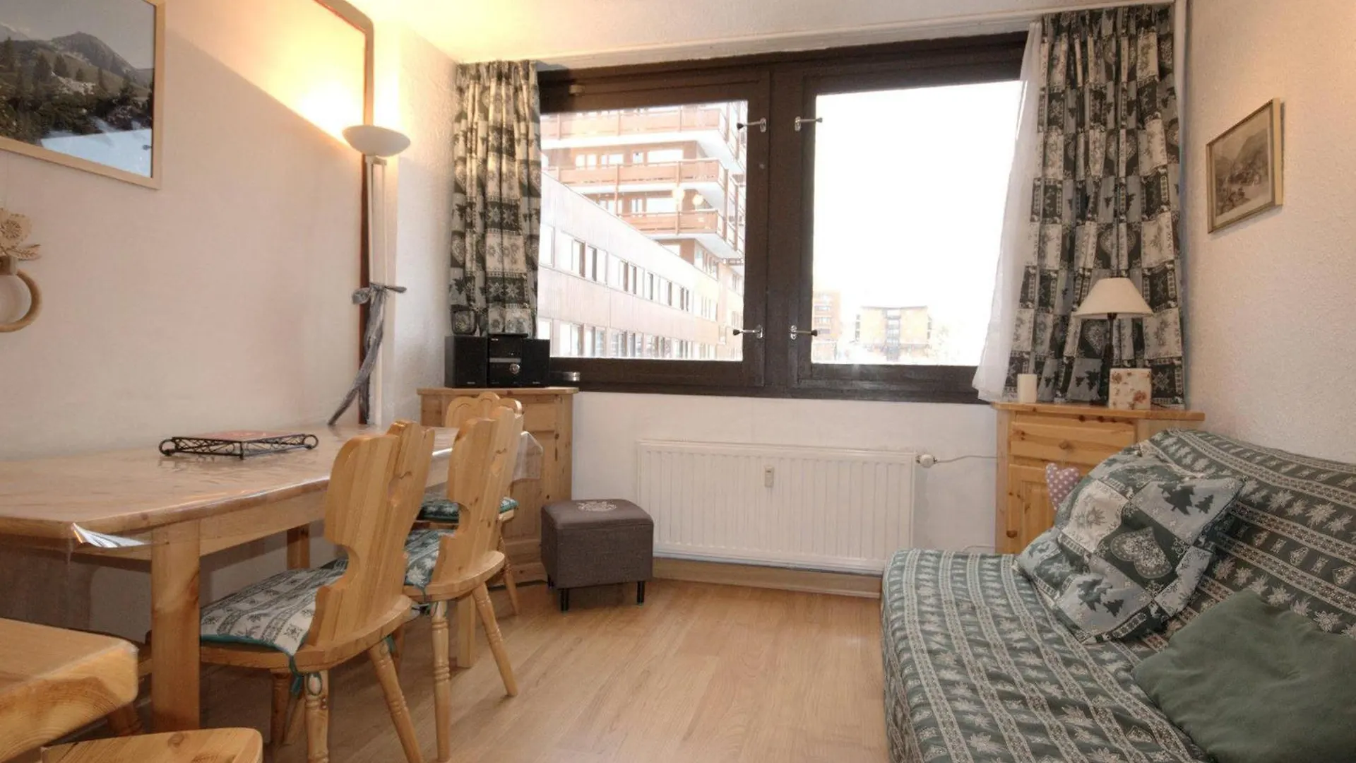 Appartement Chaleureux Proche Des Pistes - 6 Pers. - 2 Ch. - Fr-1-181-2671 contacts